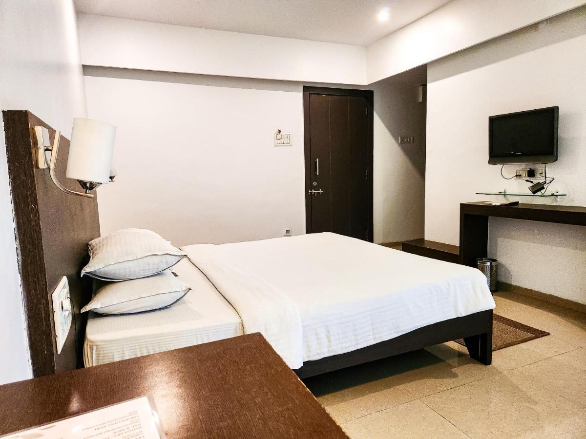 Hotel Rajwada Aurangabad ภายนอก รูปภาพ