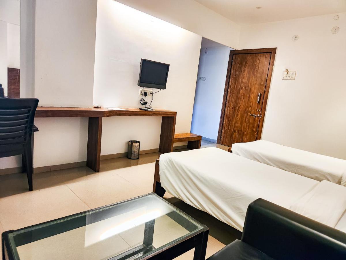 Hotel Rajwada Aurangabad ภายนอก รูปภาพ